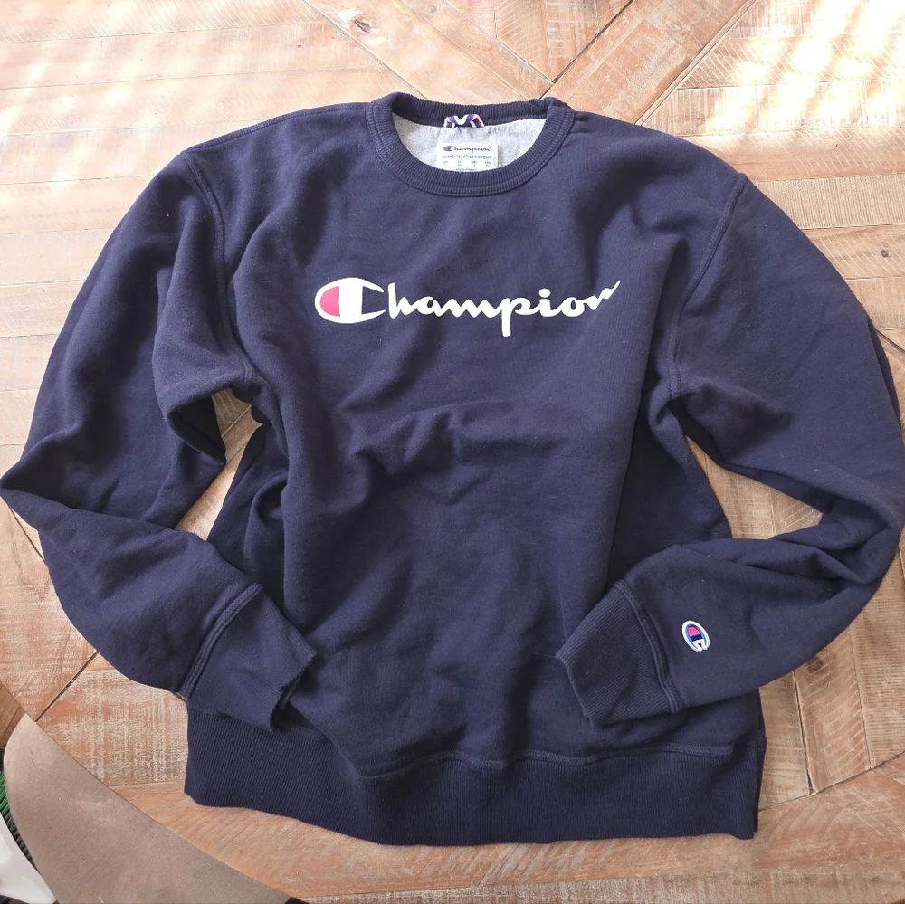 ☆Champion Navy Blue Crewneck Sweater☆ - Picture 2 of 2